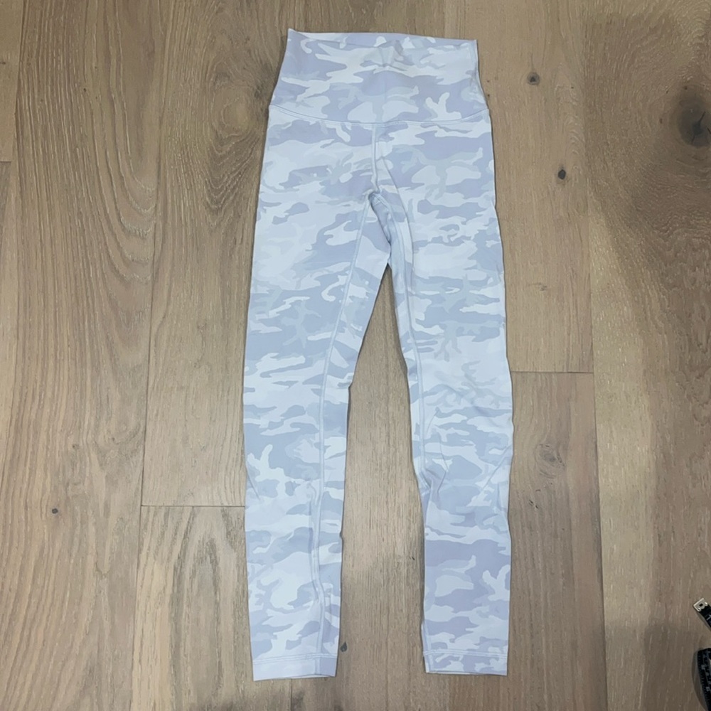 Lululemon high rise wunder under white camo 25inch